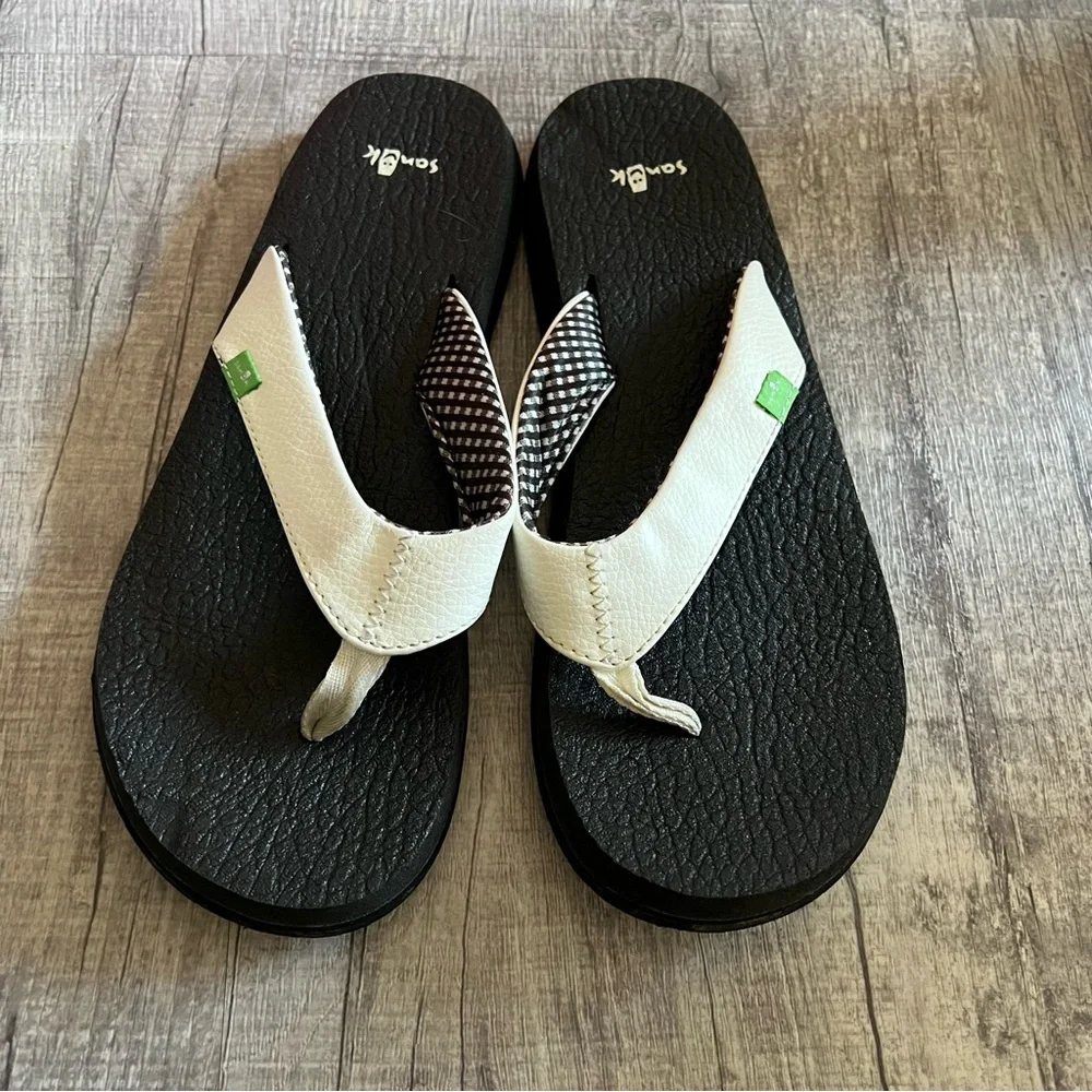 Sanuk Yoga Chakra Sandals Flip-flops Women’s Size 9